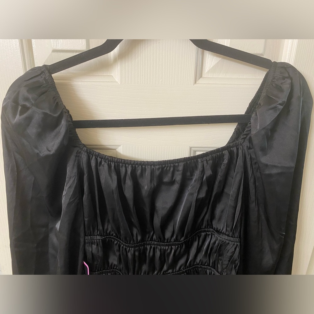 Mixed Threads Los Angeles Satin Black Puff Long Sleeve Crop Top Size Medium NWT - Picture 13 of 16